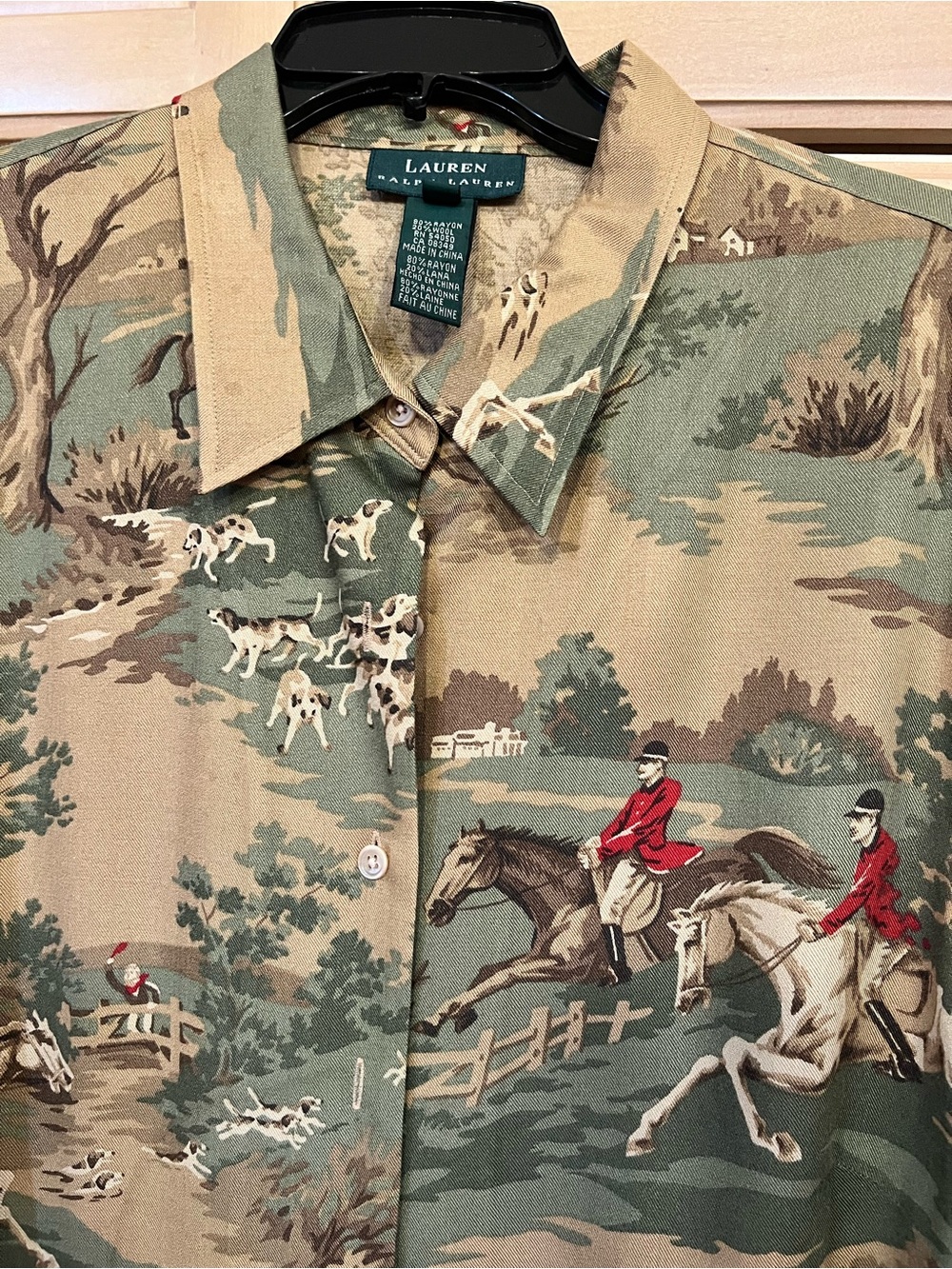 VINTAGE Ralph Lauren shirt featuring an equestrian fox hunt  print.   Size 2X - Picture 4 of 6